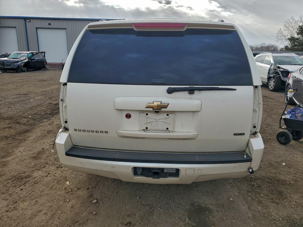 2008 CHEVROLET SUBURBAN K1500 LS photo 6