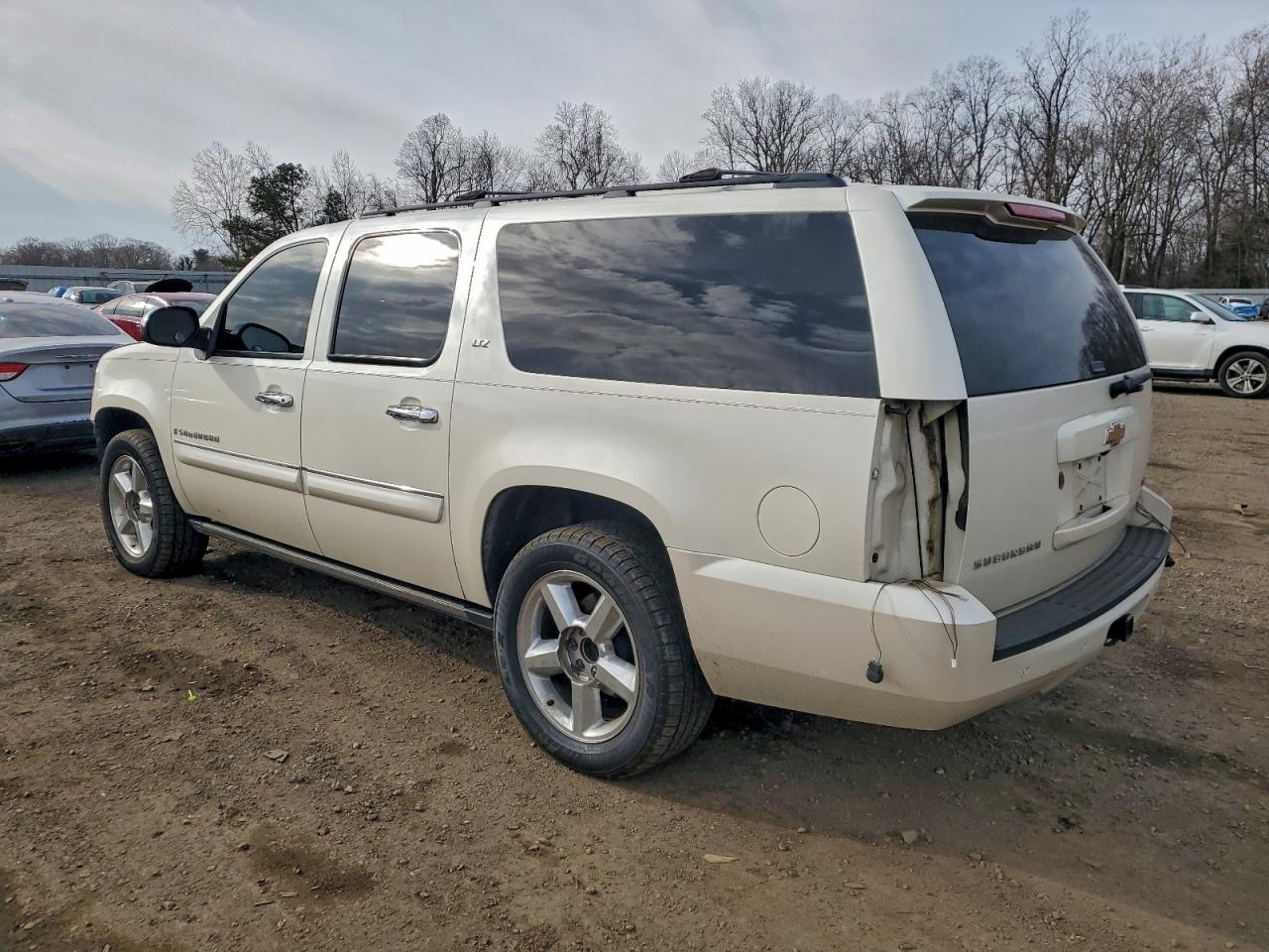 2008 CHEVROLET SUBURBAN K1500 LS photo 2