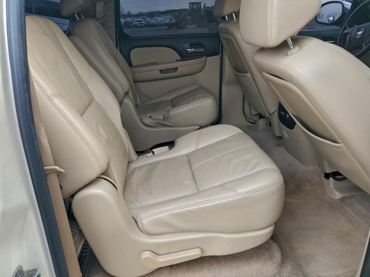 2008 CHEVROLET SUBURBAN K1500 LS photo 11