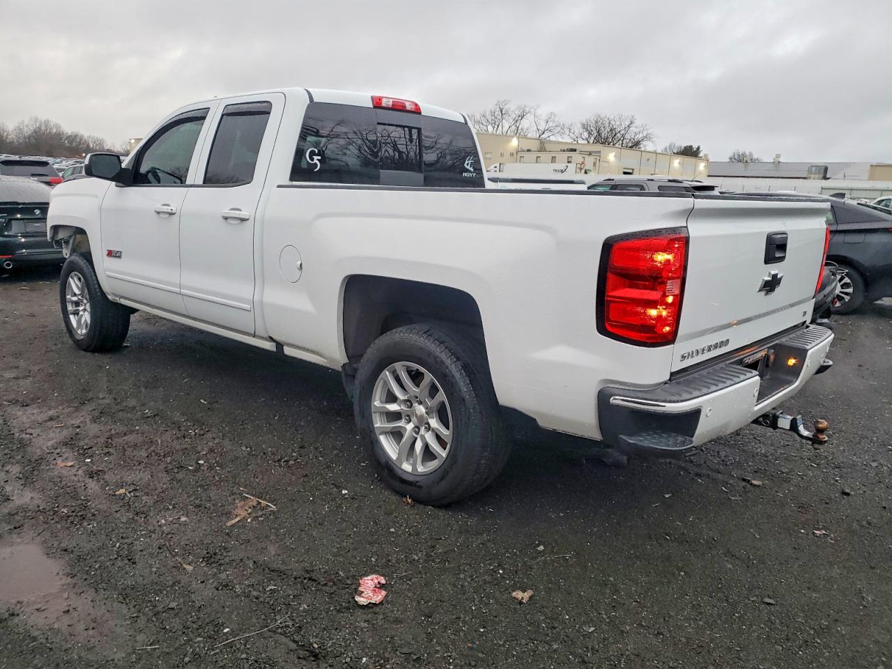 2018 CHEVROLET SILVERADO K1500 LT photo 2