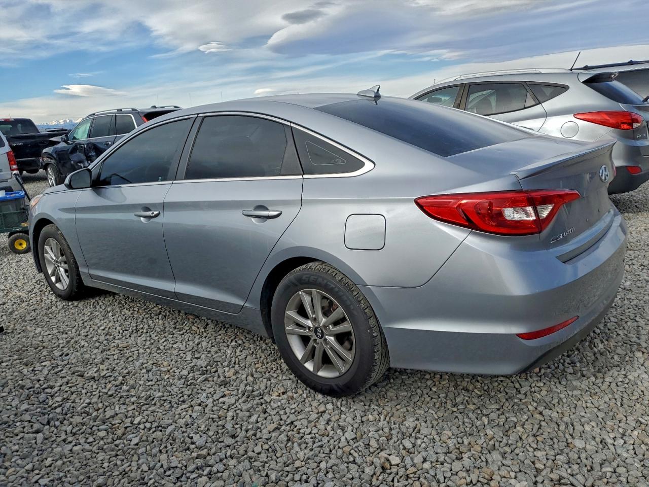 2017 HYUNDAI SONATA SE photo 2