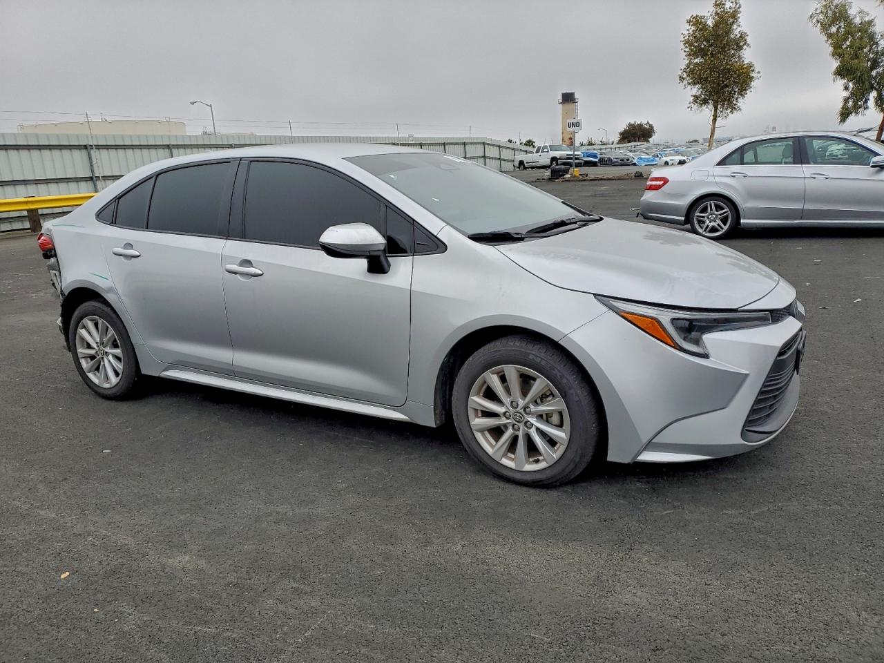 2024 TOYOTA COROLLA LE photo 4
