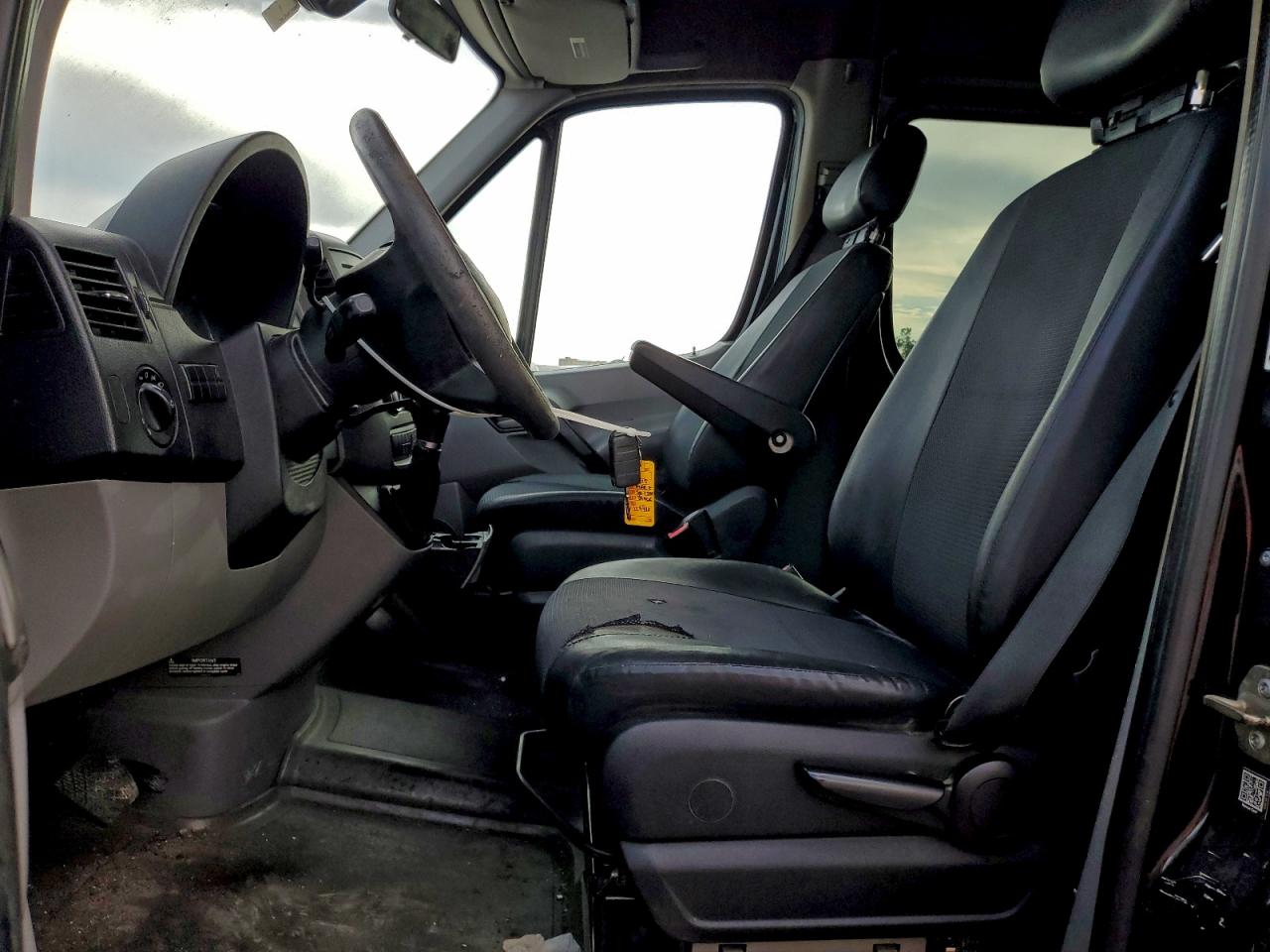 2015 MERCEDES-BENZ SPRINTER 2500 photo 7