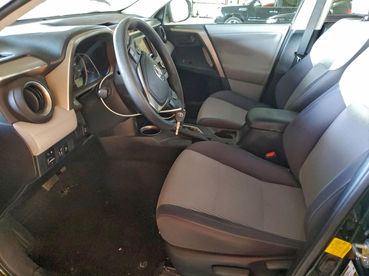 2013 TOYOTA RAV4 XLE photo 7