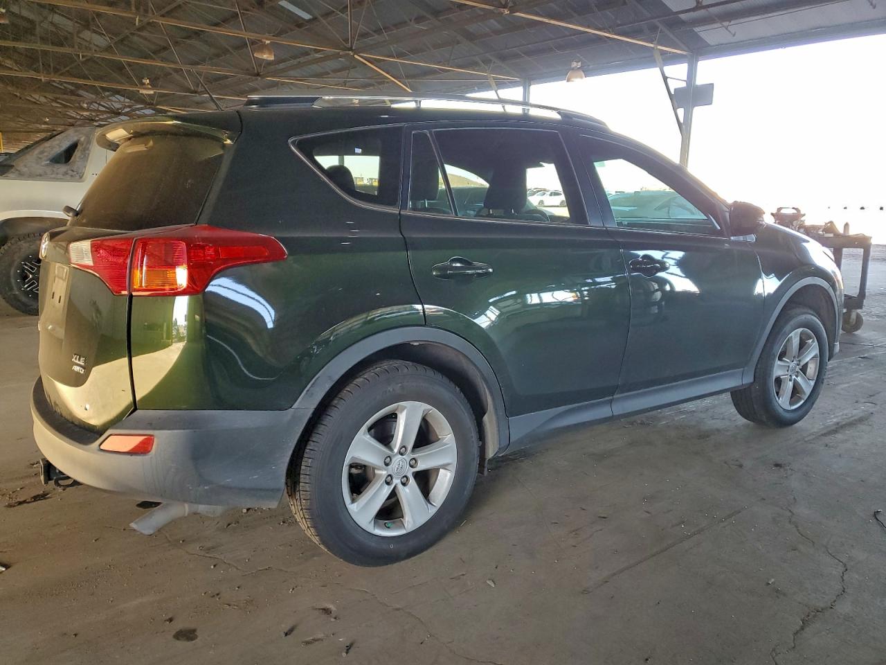 2013 TOYOTA RAV4 XLE photo 3