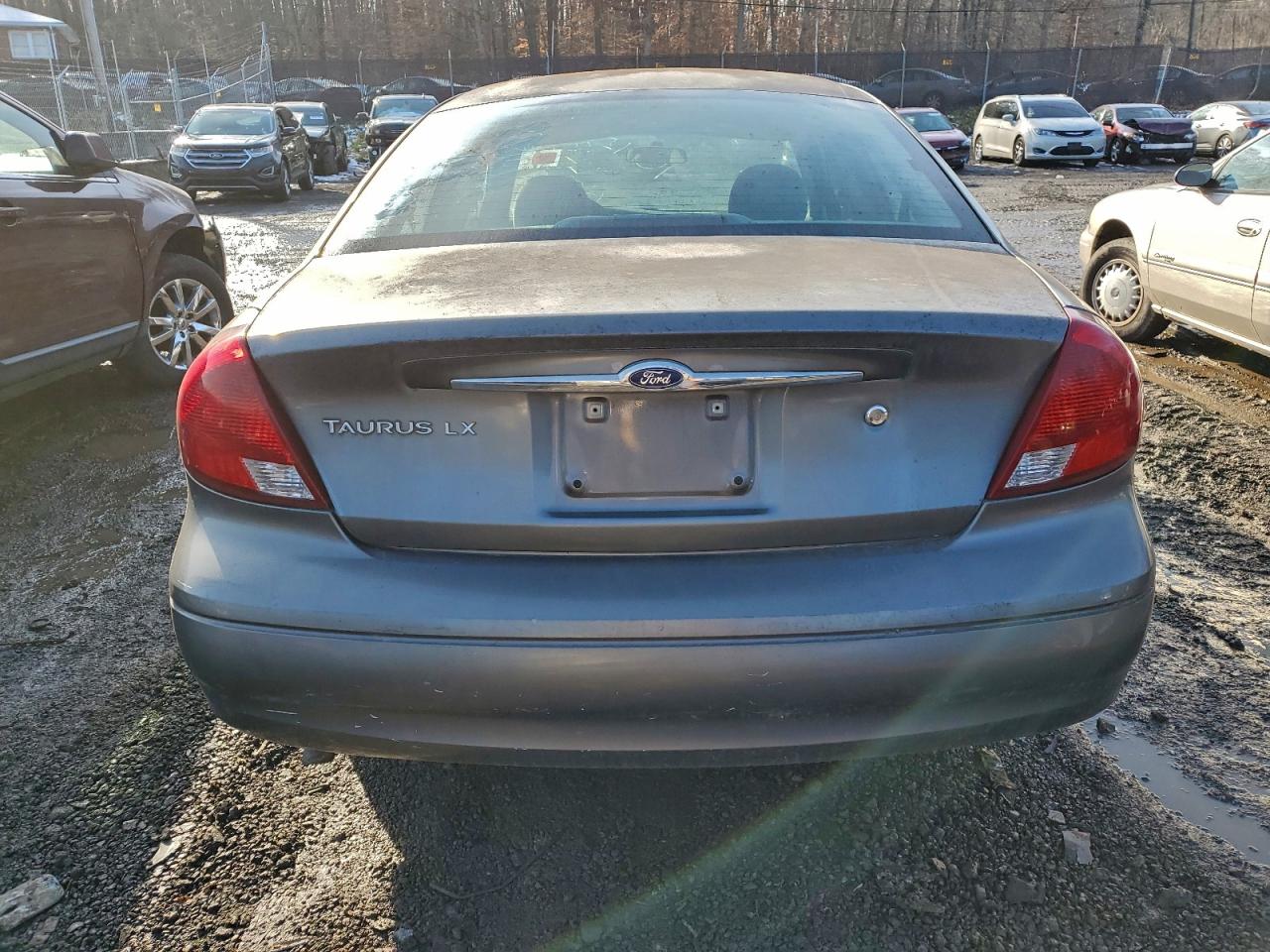 2003 FORD TAURUS LX photo 6