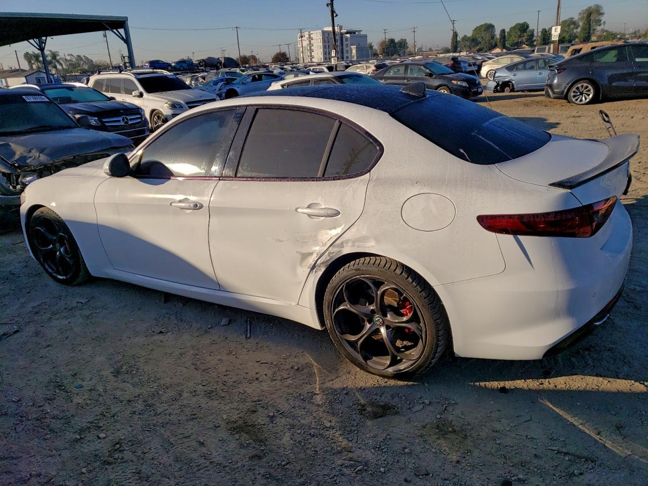 2018 ALFA ROMEO GIULIA TI photo 2