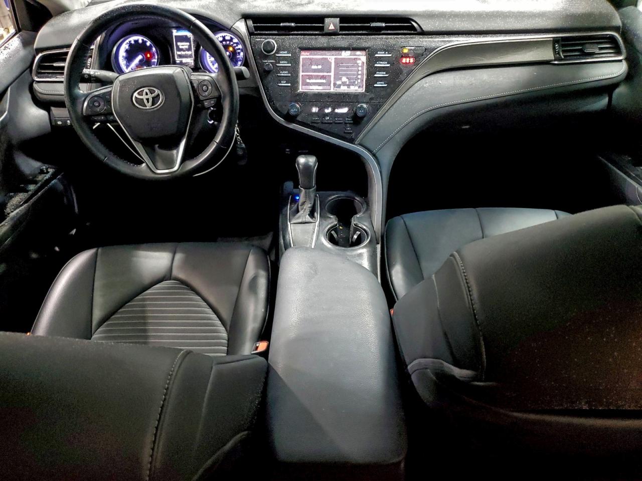 2019 TOYOTA CAMRY L photo 8