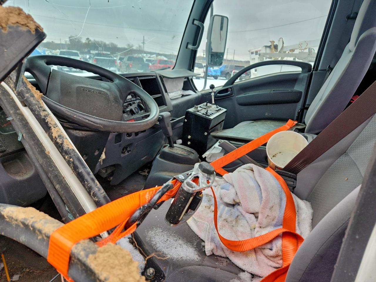 2019 ISUZU NPR photo 7