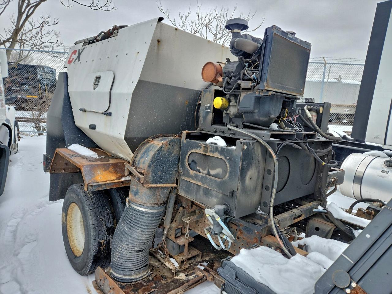 2019 ISUZU NPR photo 10