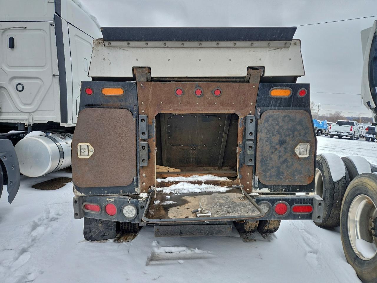 2019 ISUZU NPR photo 6