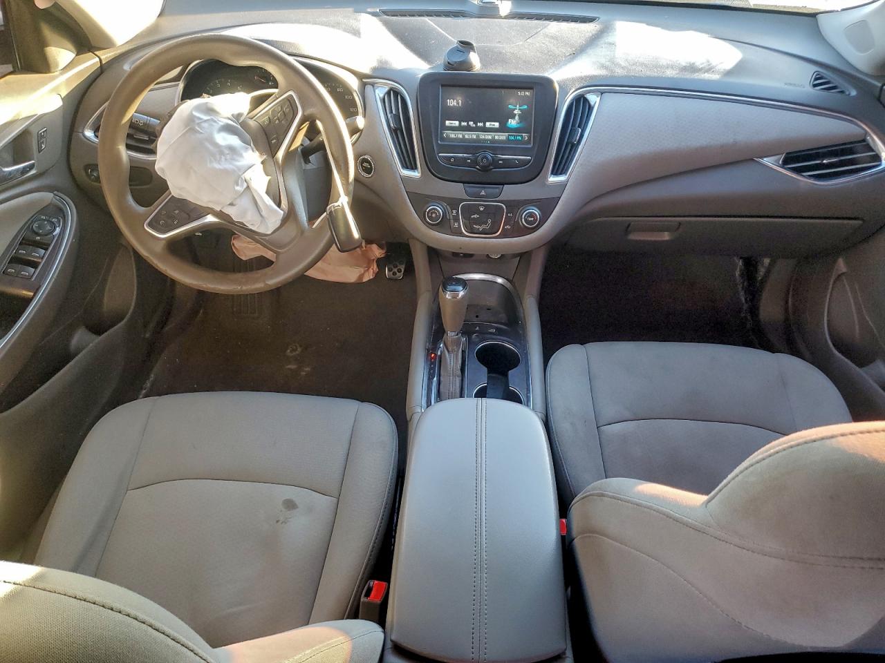 2018 CHEVROLET MALIBU LT photo 8