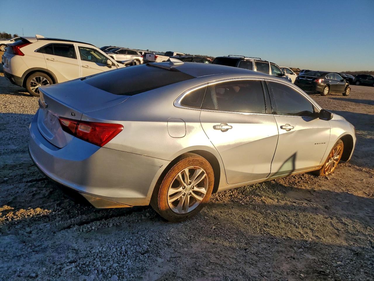 2018 CHEVROLET MALIBU LT photo 3