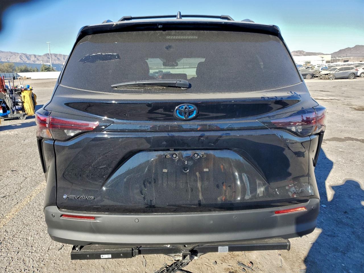 2025 TOYOTA SIENNA XSE photo 6