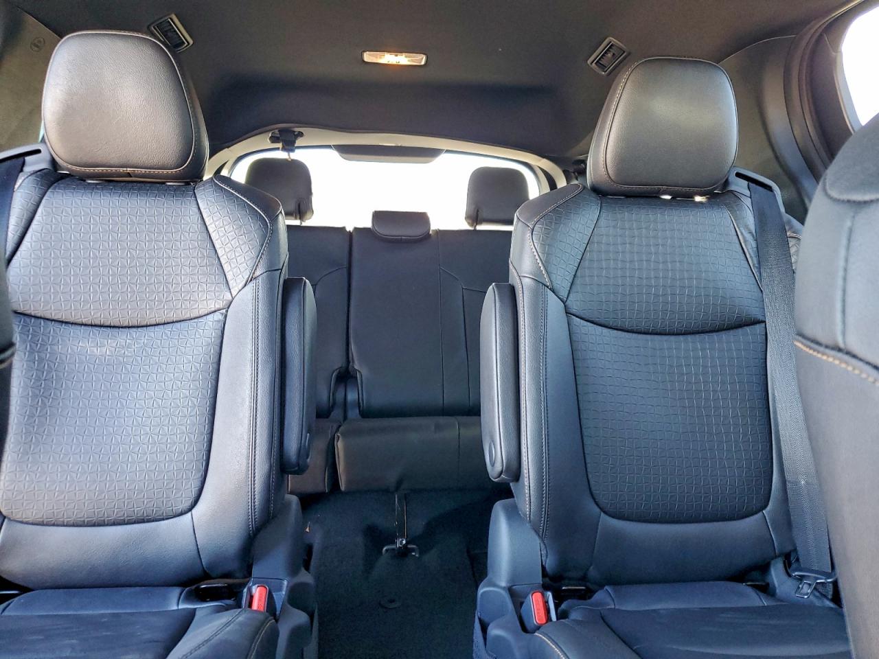 2025 TOYOTA SIENNA XSE photo 10