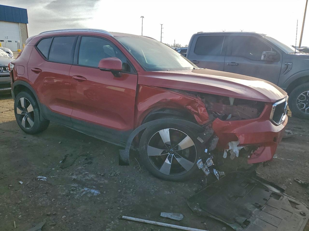 2019 VOLVO XC40 T5 MOMENTUM photo 4