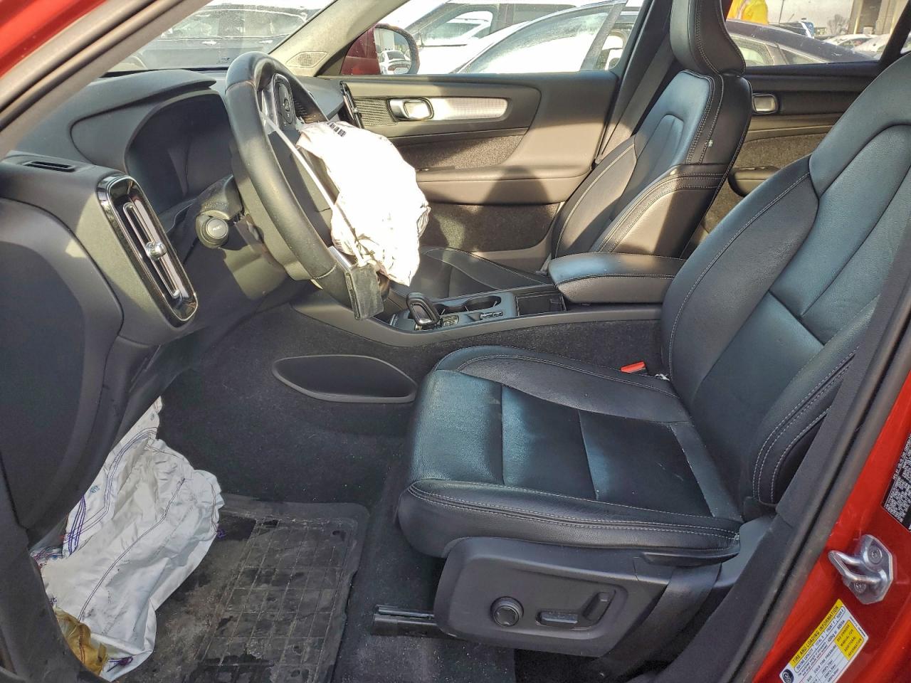 2019 VOLVO XC40 T5 MOMENTUM photo 7