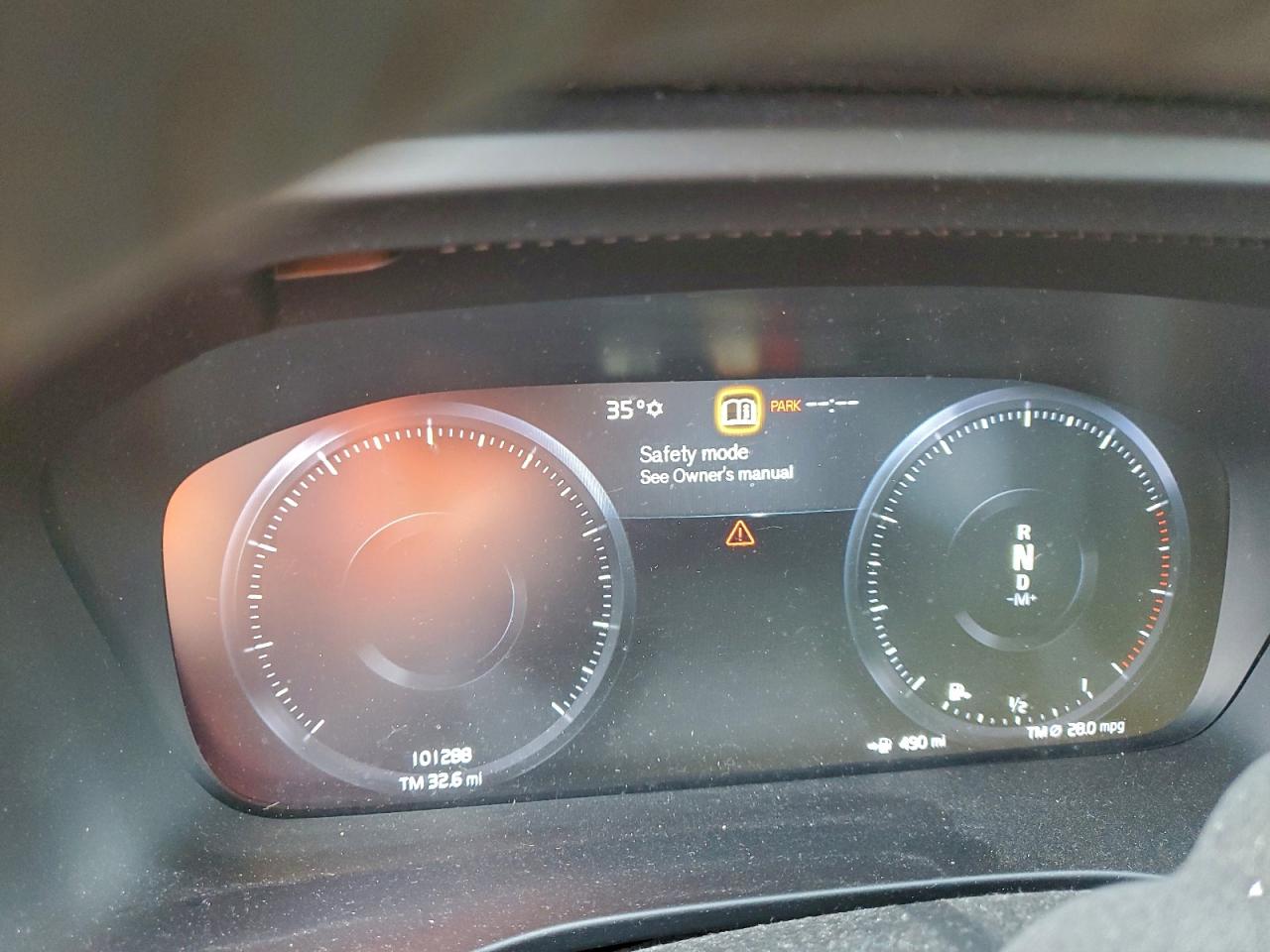 2019 VOLVO XC40 T5 MOMENTUM photo 9