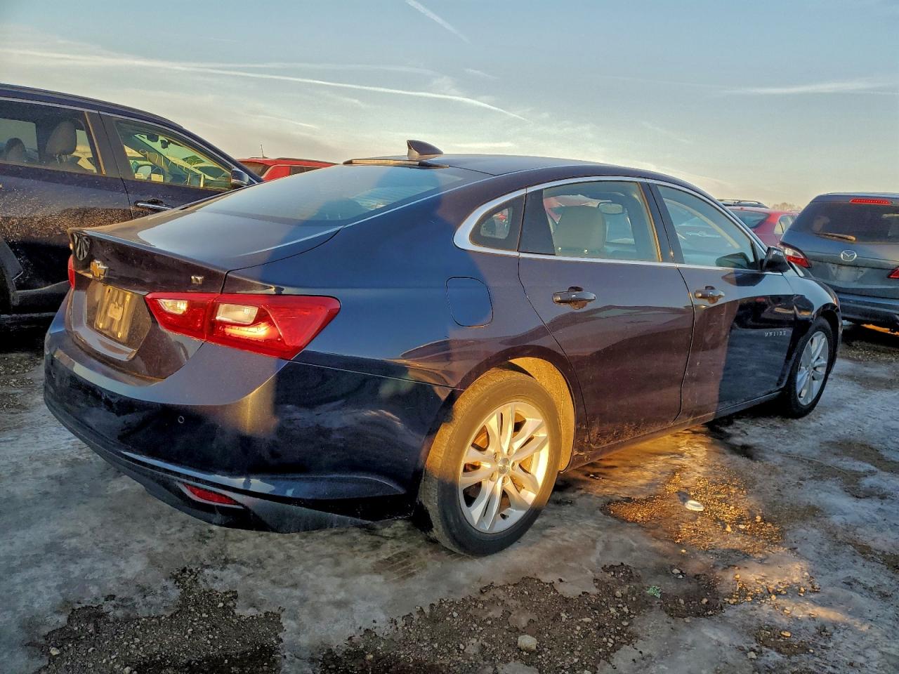 2016 CHEVROLET MALIBU LT photo 3
