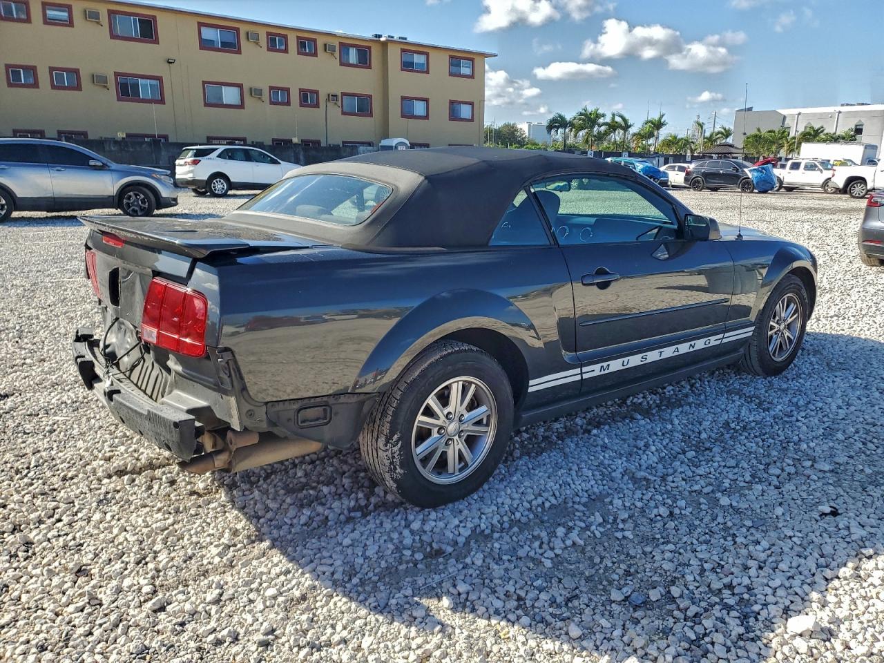 2008 FORD MUSTANG photo 3