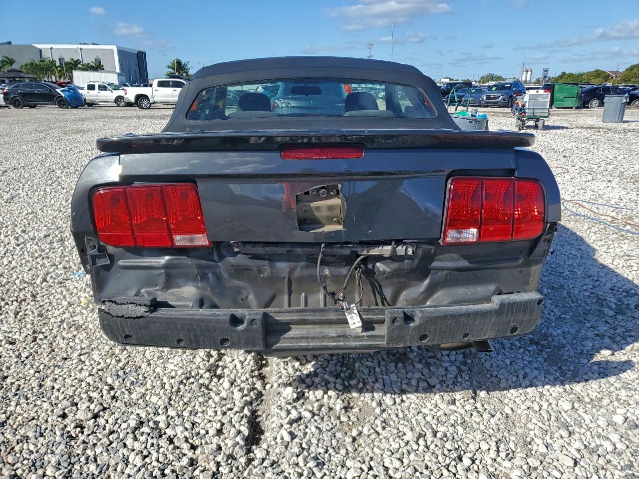 2008 FORD MUSTANG photo 6