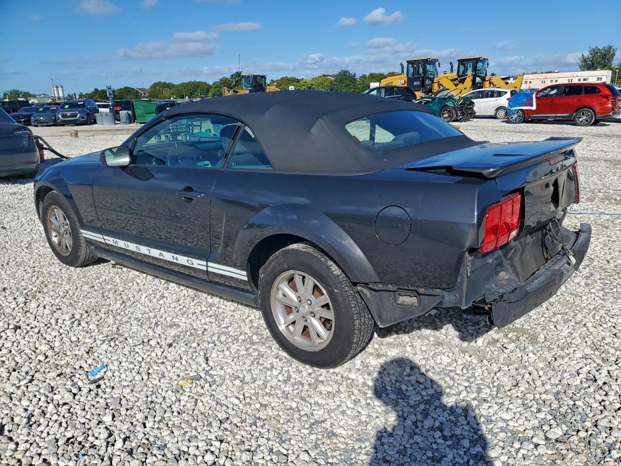 2008 FORD MUSTANG photo 2