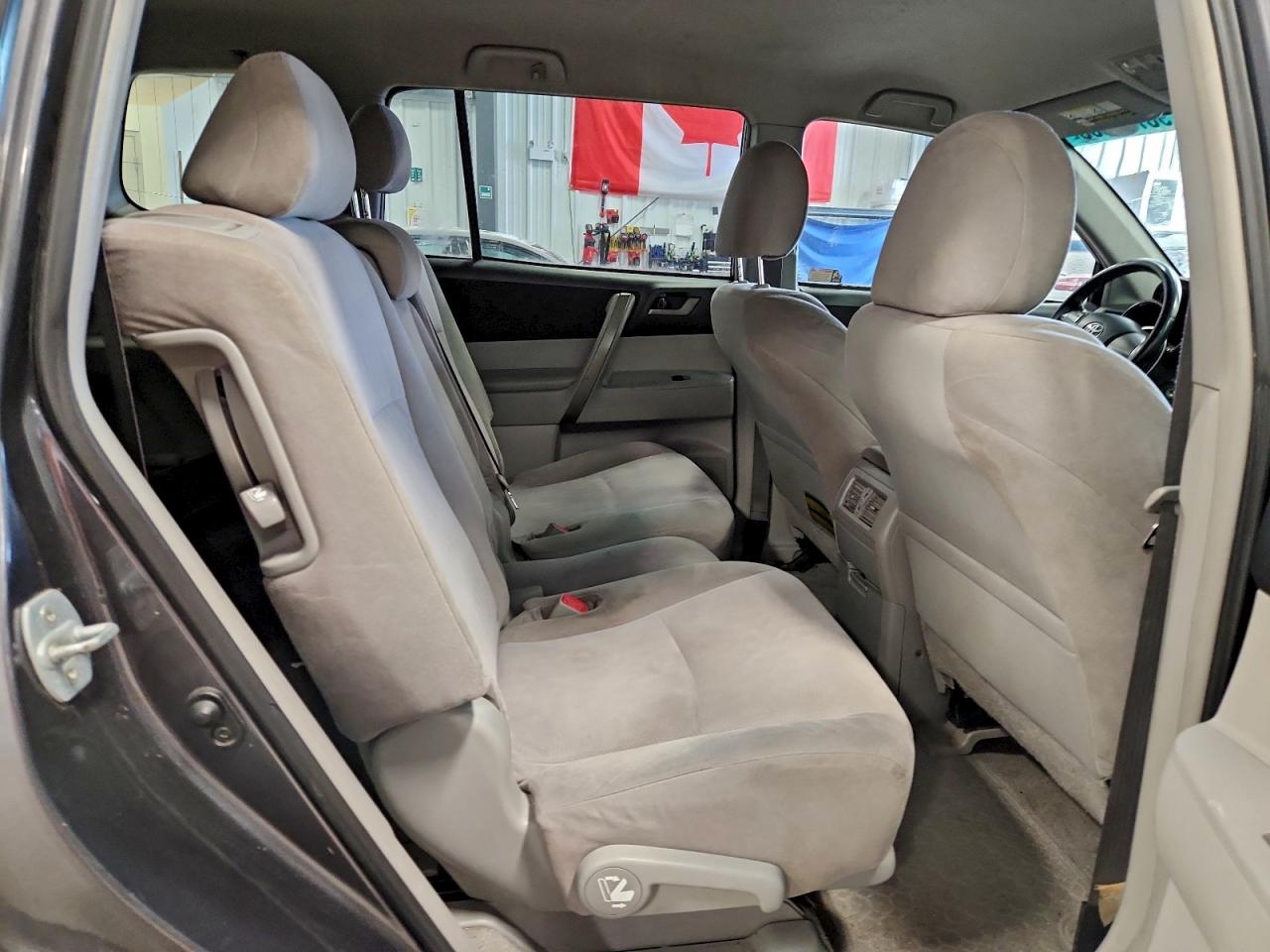 2009 TOYOTA HIGHLANDER photo 11