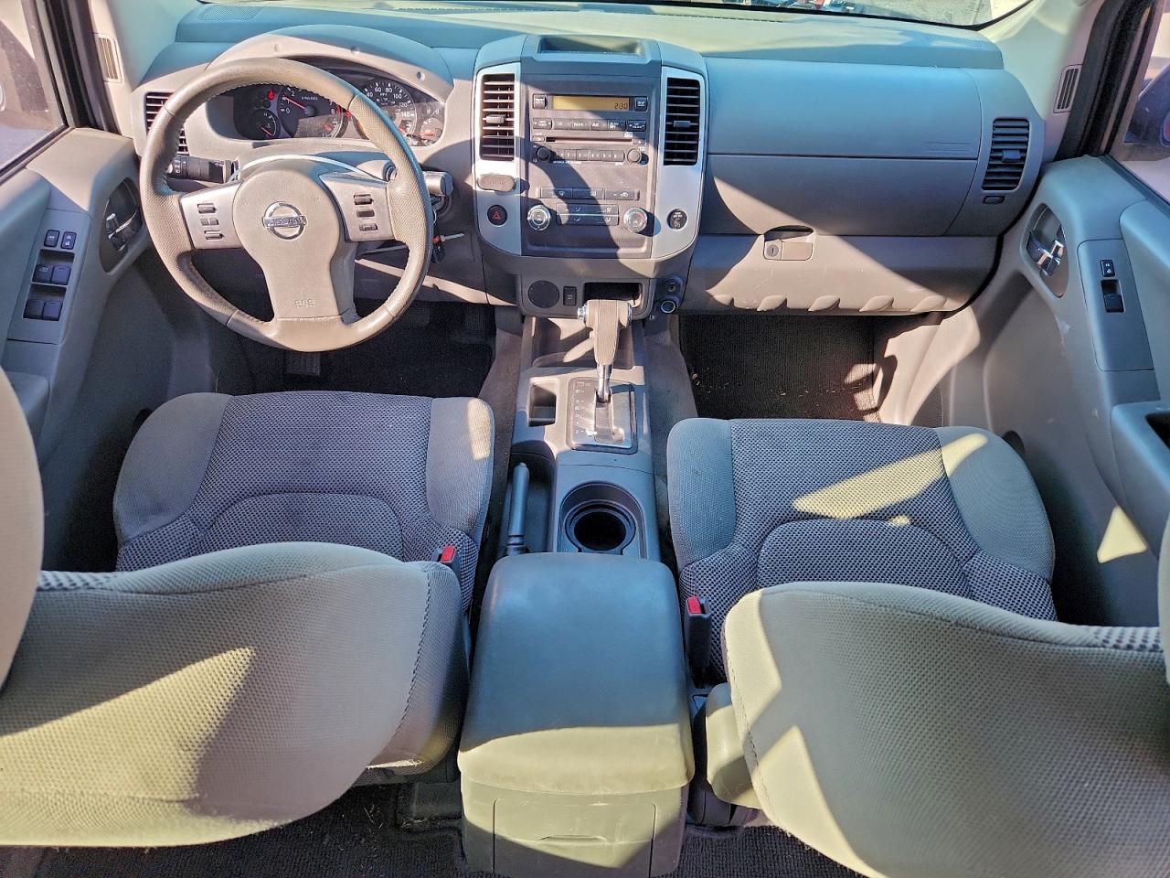 2011 NISSAN FRONTIER S photo 8