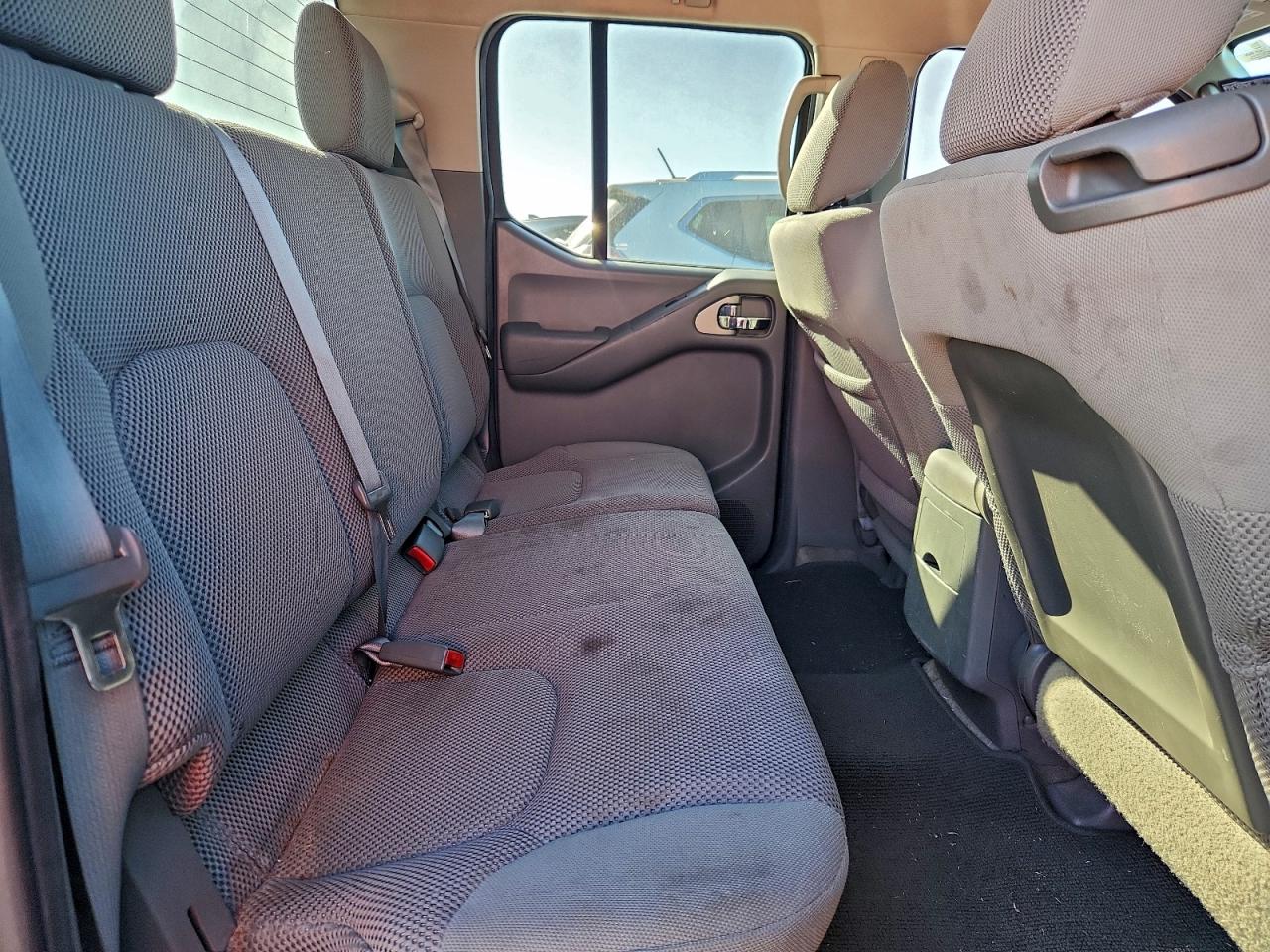 2011 NISSAN FRONTIER S photo 10
