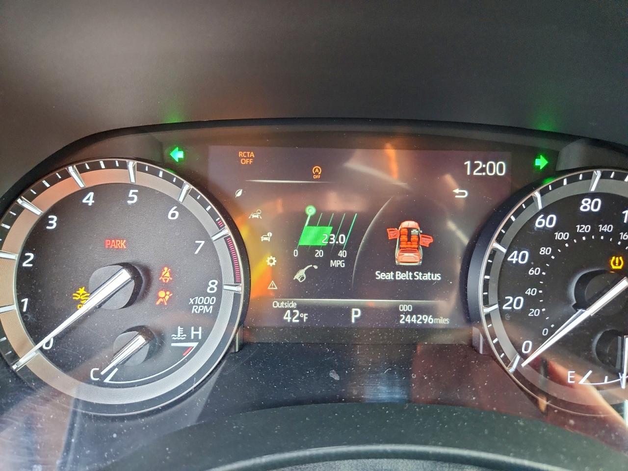 2021 TOYOTA HIGHLANDER XLE photo 9