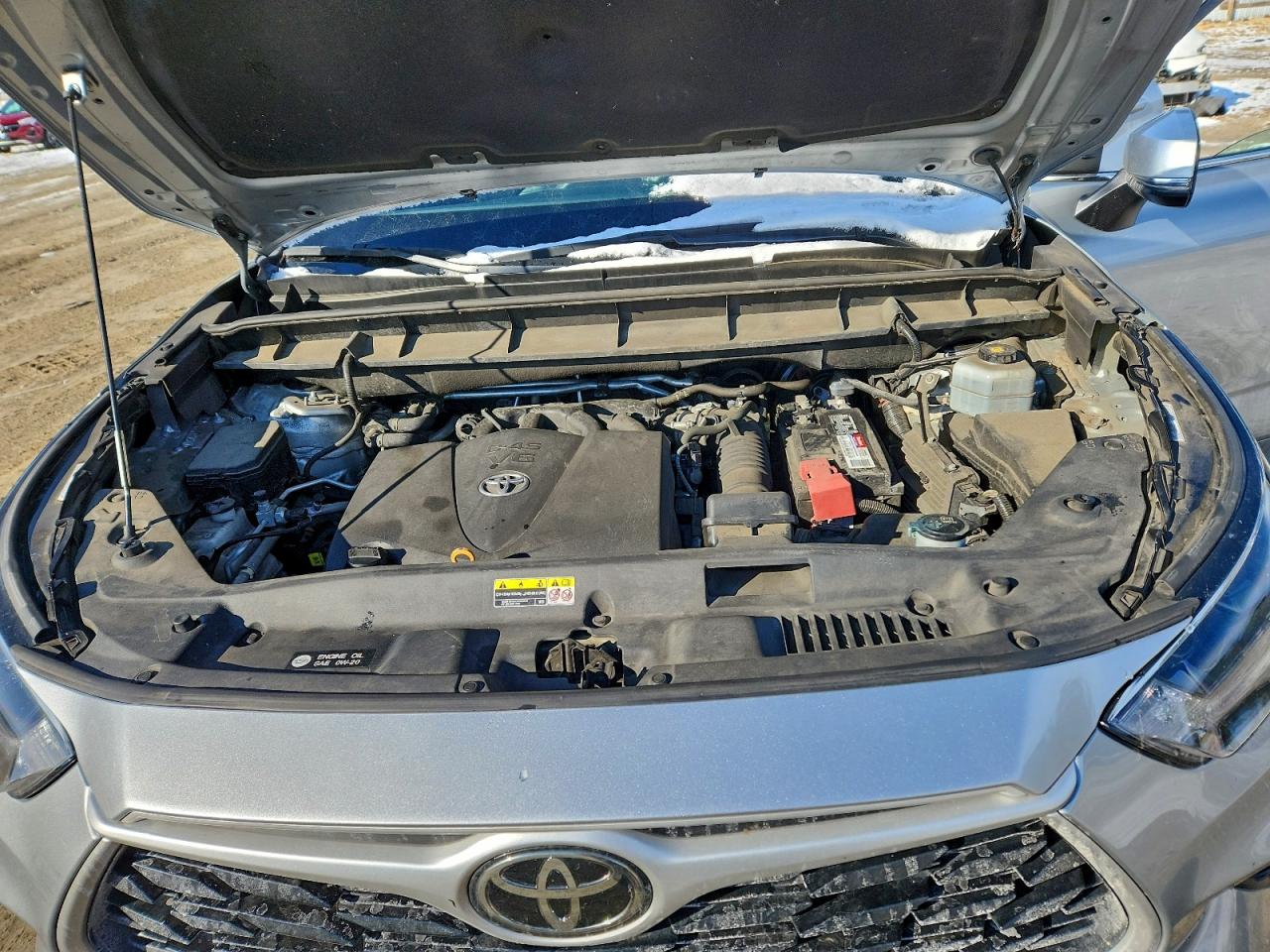 2021 TOYOTA HIGHLANDER XLE photo 12