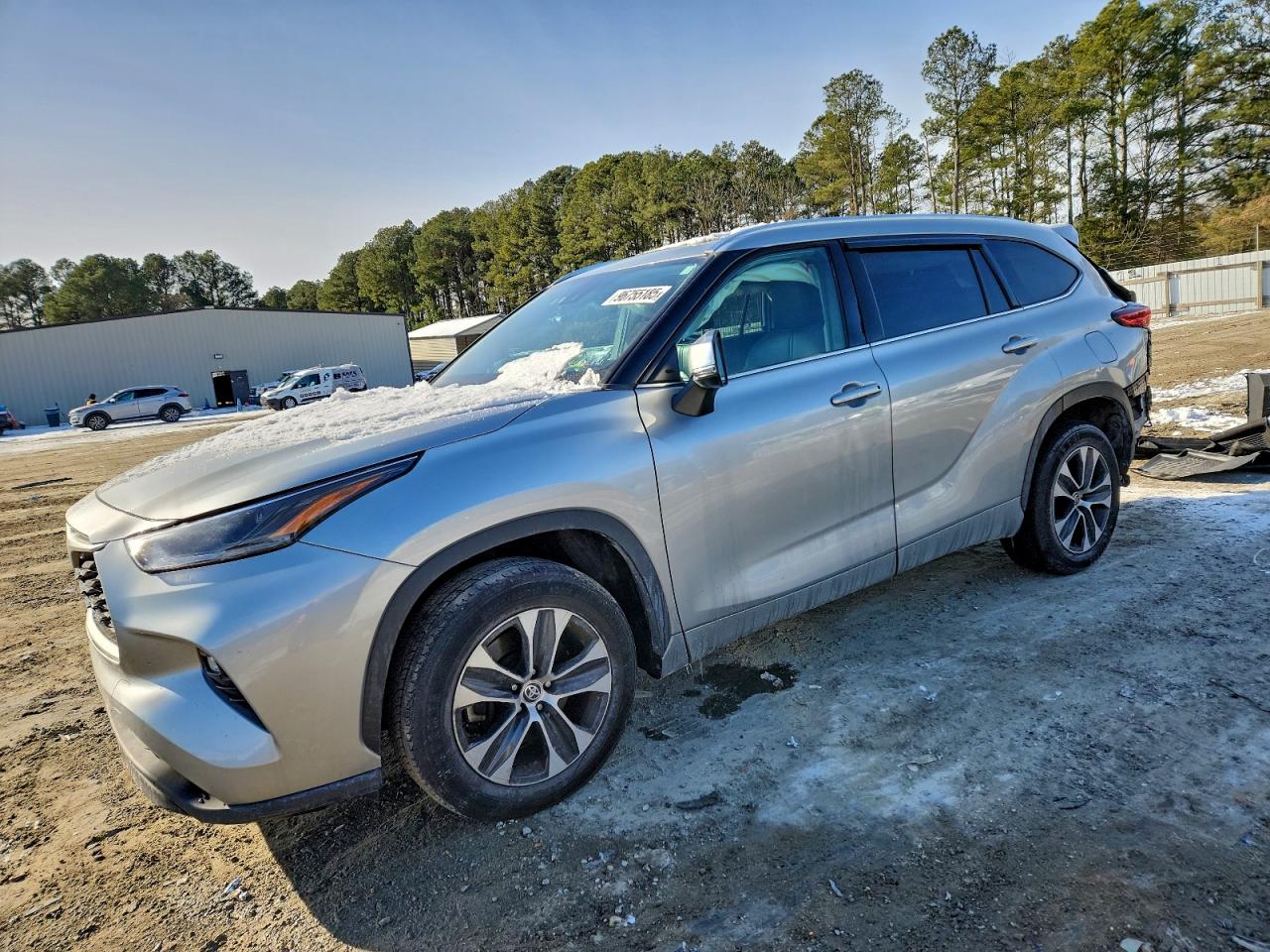 2021 TOYOTA HIGHLANDER XLE — REAR END damage — photo 1