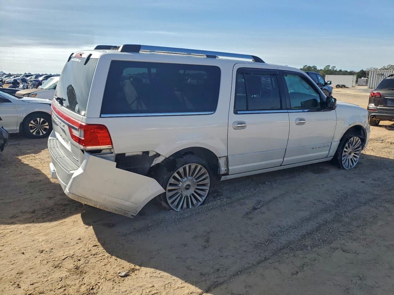 2015 LINCOLN NAVIGATOR L photo 3