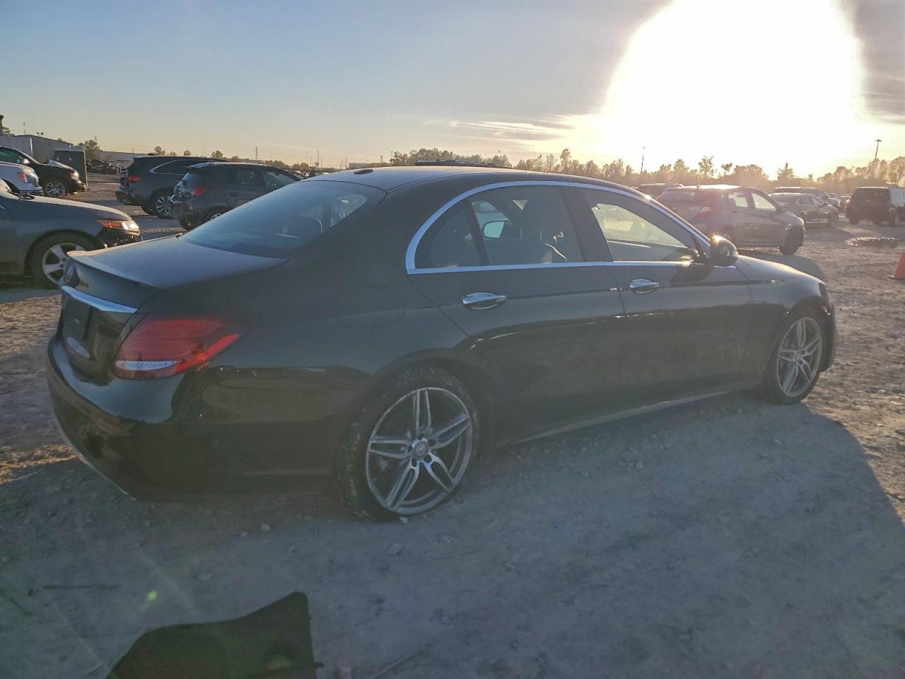 2017 MERCEDES-BENZ E 300 photo 3