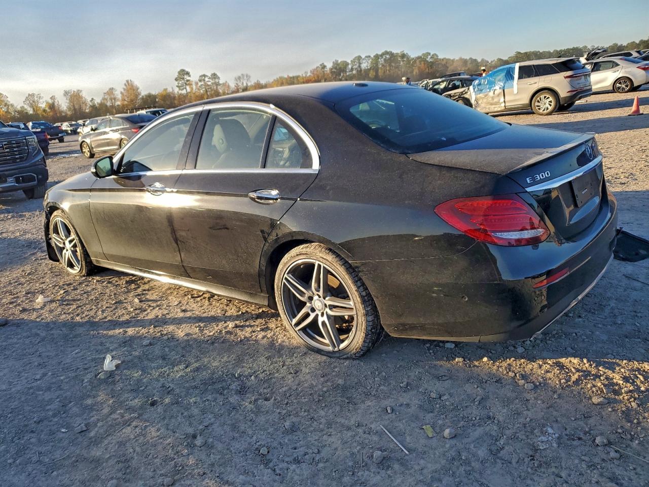 2017 MERCEDES-BENZ E 300 photo 2