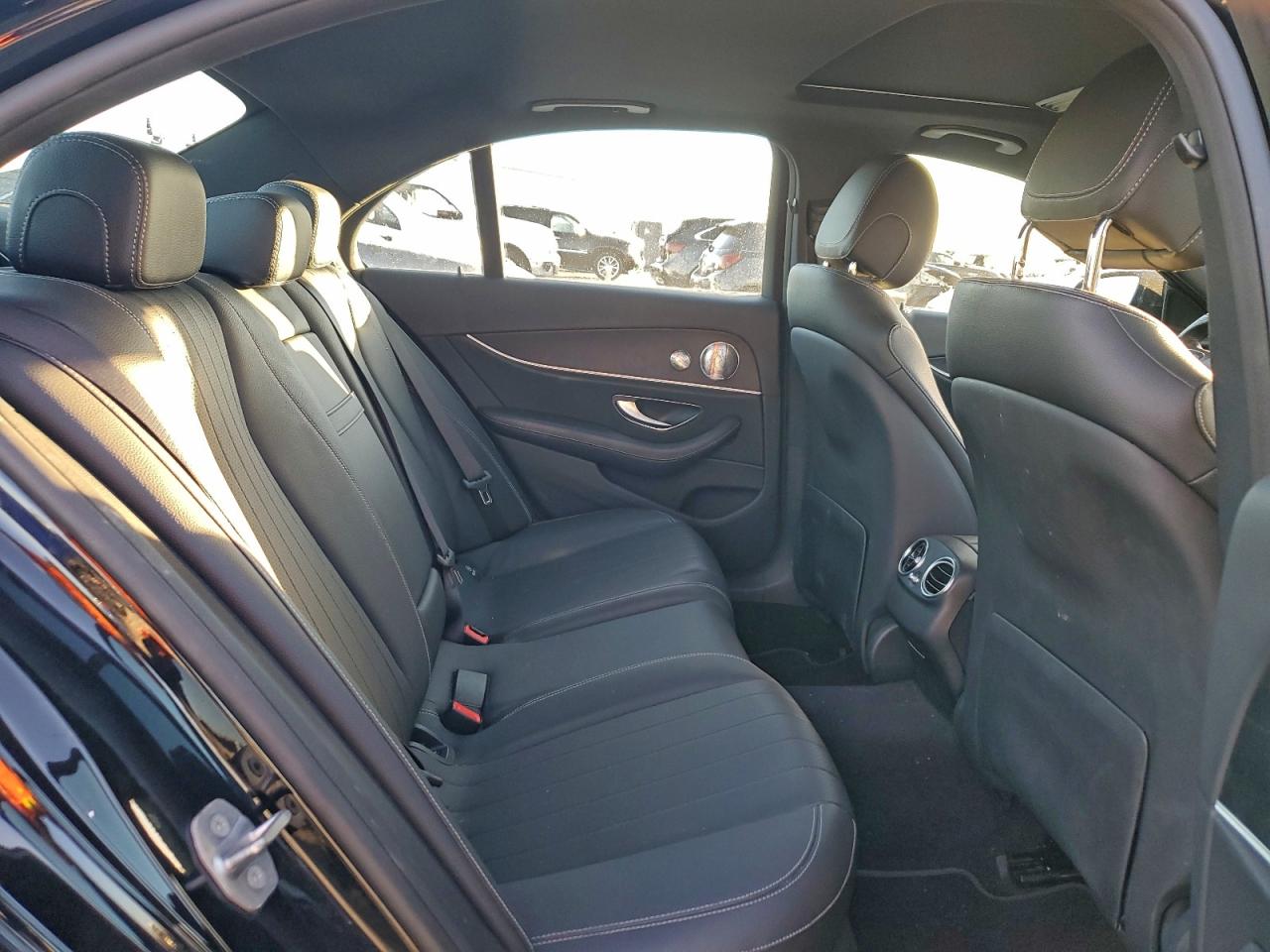 2017 MERCEDES-BENZ E 300 photo 10