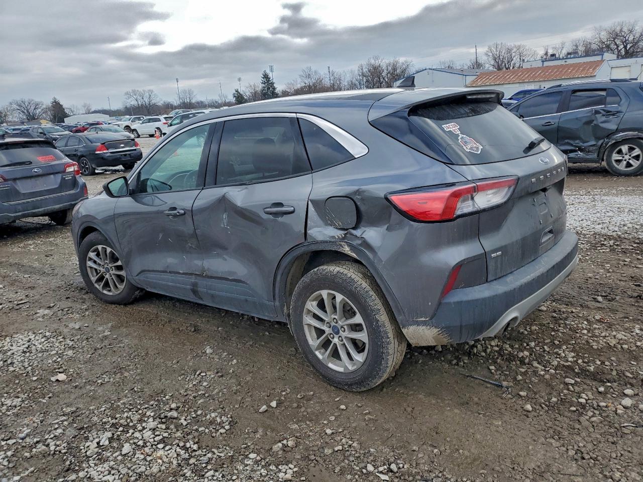 2022 FORD ESCAPE SE photo 2