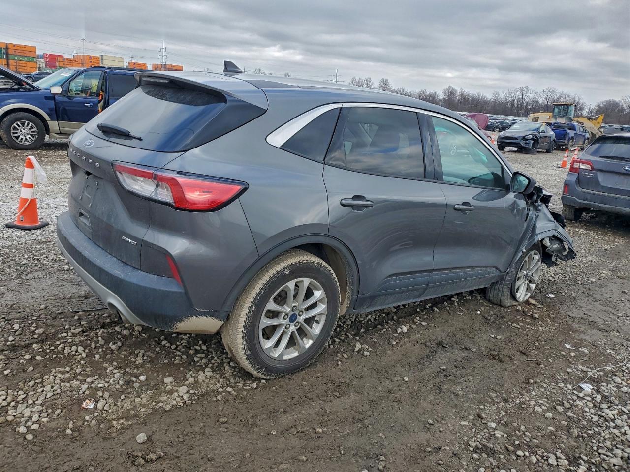 2022 FORD ESCAPE SE photo 3