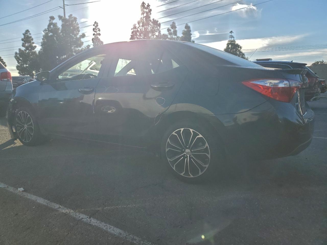2016 TOYOTA COROLLA L photo 2