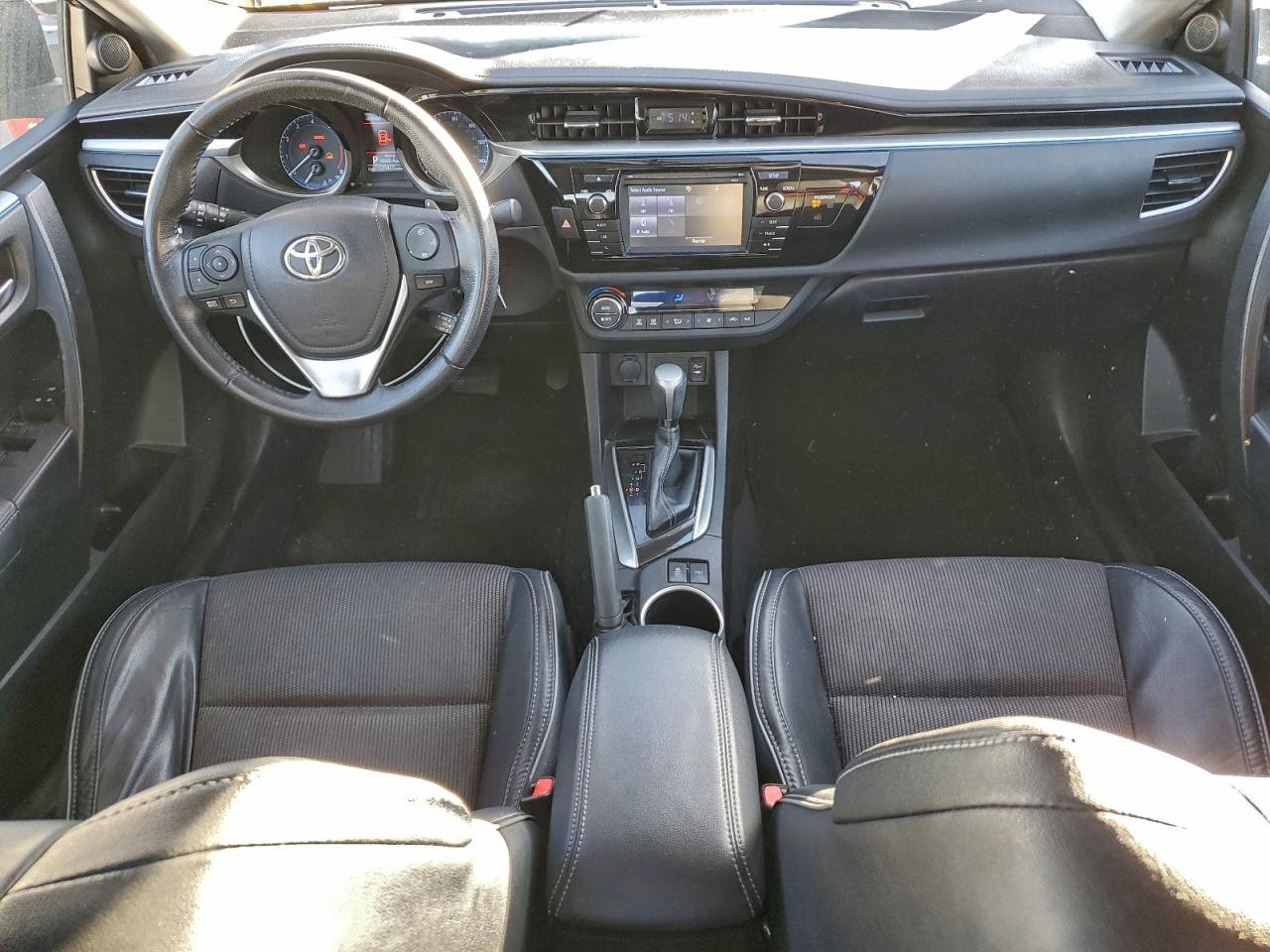 2016 TOYOTA COROLLA L photo 8