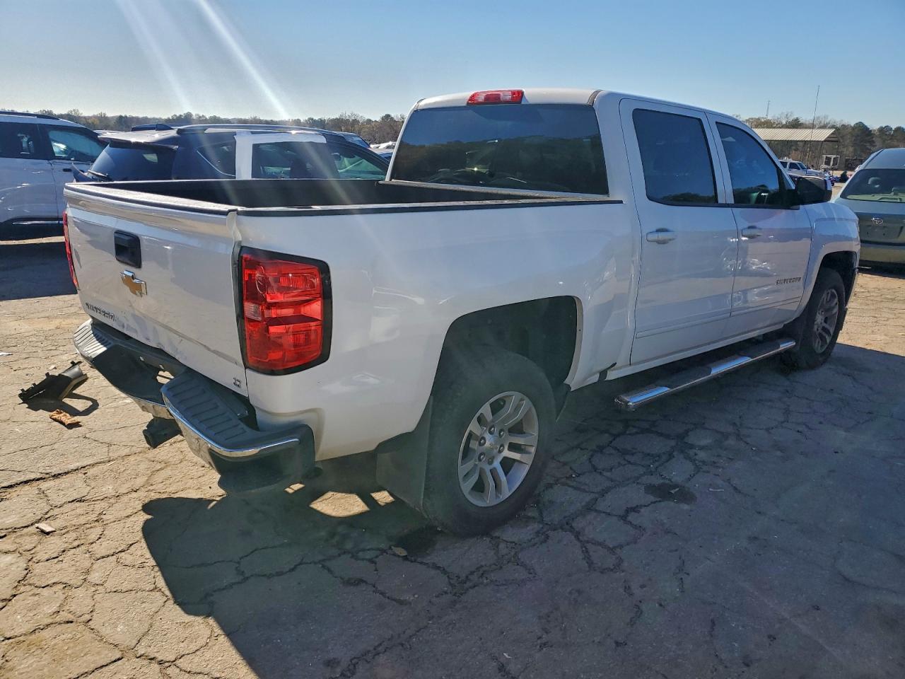 2018 CHEVROLET SILVERADO C1500 LT photo 3