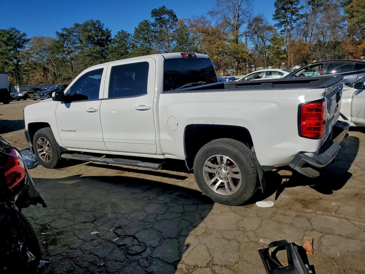 2018 CHEVROLET SILVERADO C1500 LT photo 2