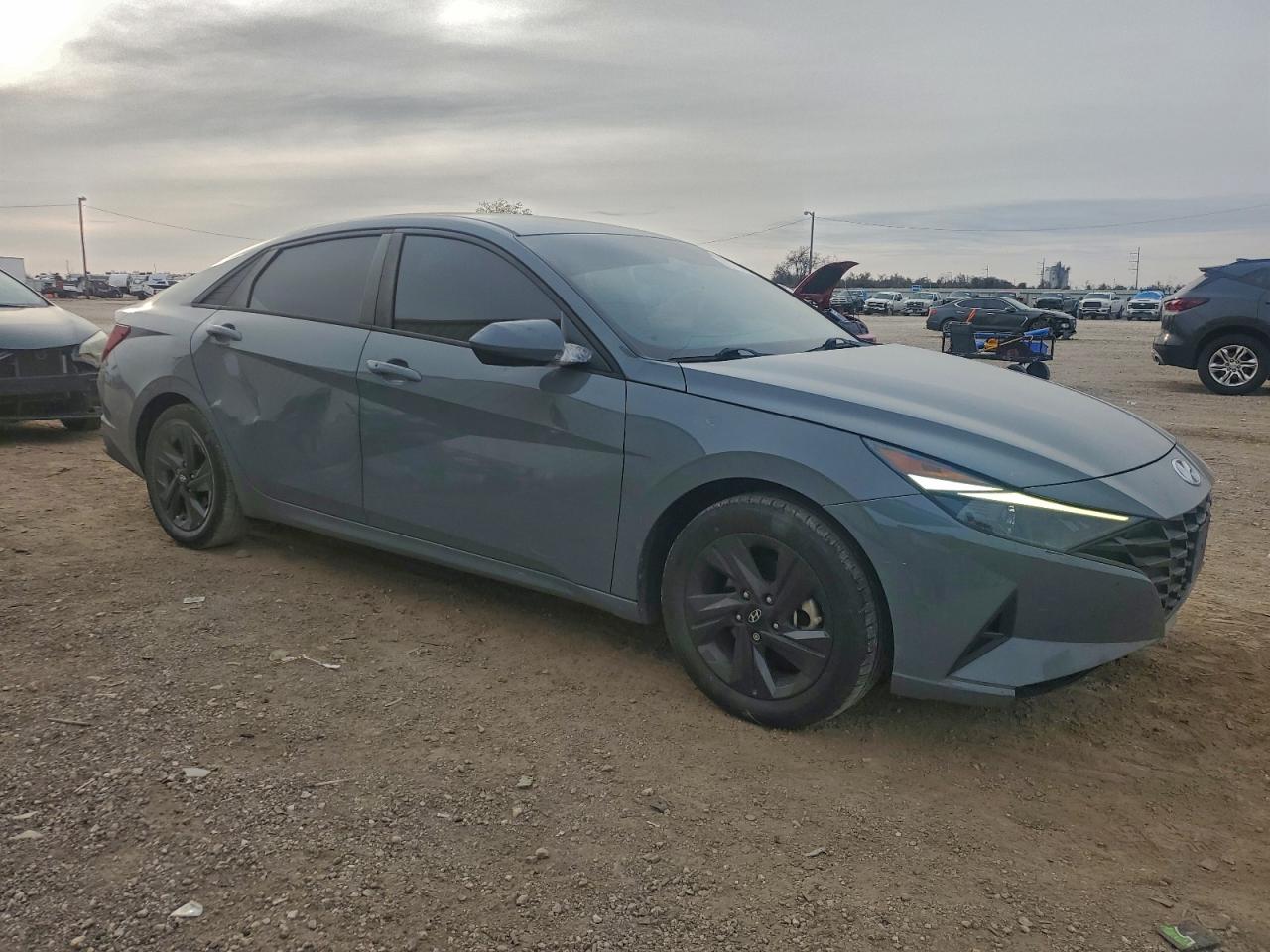 2021 HYUNDAI ELANTRA SEL photo 4