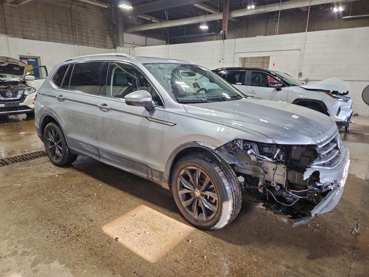 2024 VOLKSWAGEN TIGUAN SE photo 4