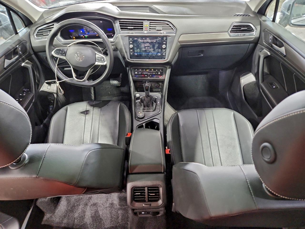 2024 VOLKSWAGEN TIGUAN SE photo 8