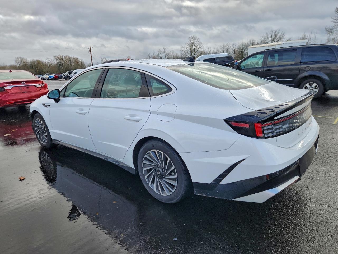 2025 HYUNDAI SONATA HYBRID photo 3