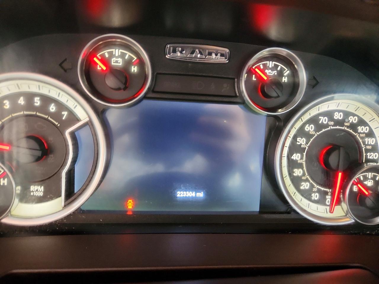 2015 RAM 1500 SLT photo 17