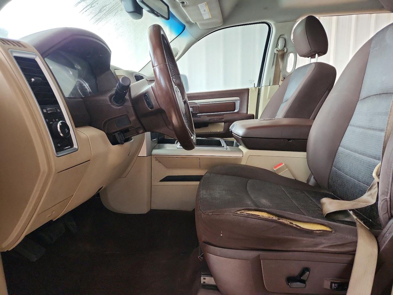 2015 RAM 1500 SLT photo 13
