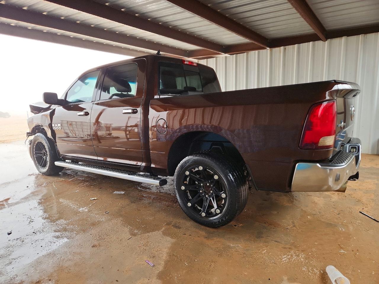 2015 RAM 1500 SLT photo 3
