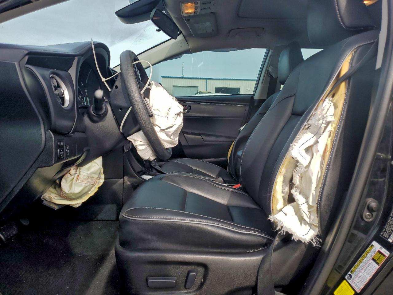 2017 TOYOTA COROLLA L photo 13
